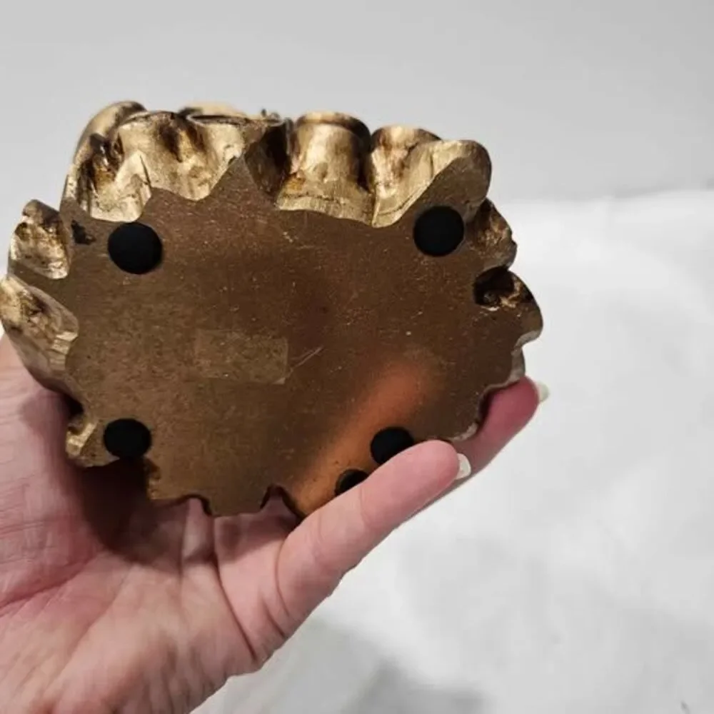 Unbranded golden money